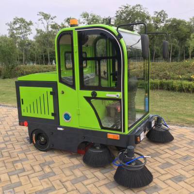 環(huán)衛(wèi)電動掃地車多少錢一臺？電動掃路車哪家好？